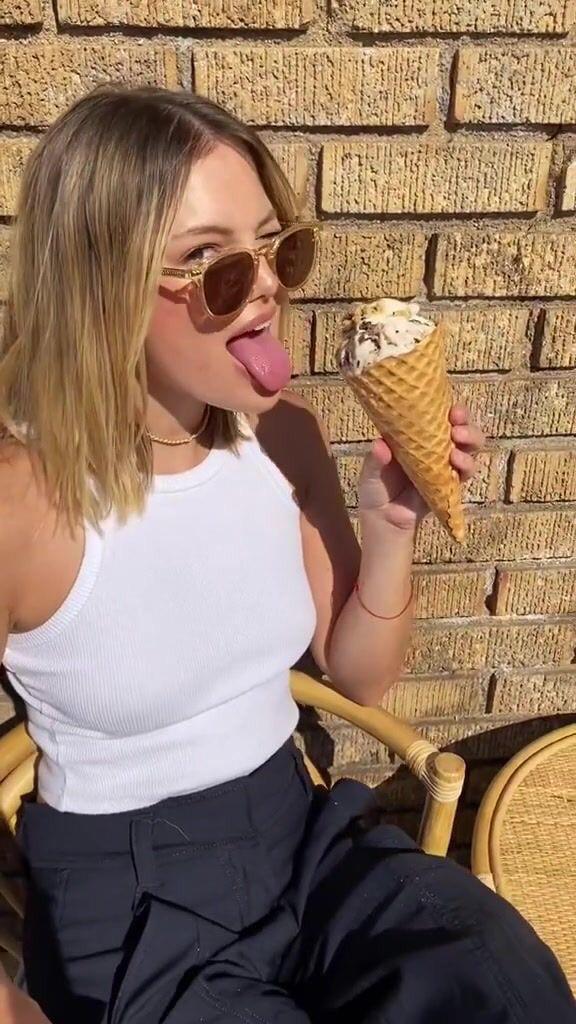 Olivia Holt