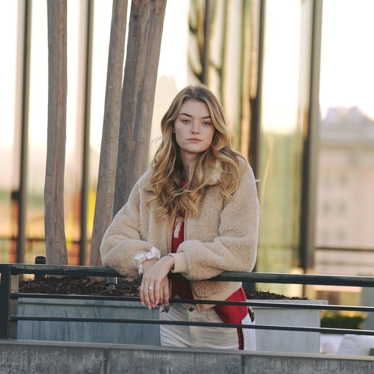 Willow Hand