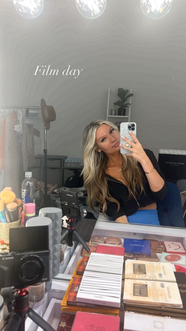 Alexa Collins Alexa Collins