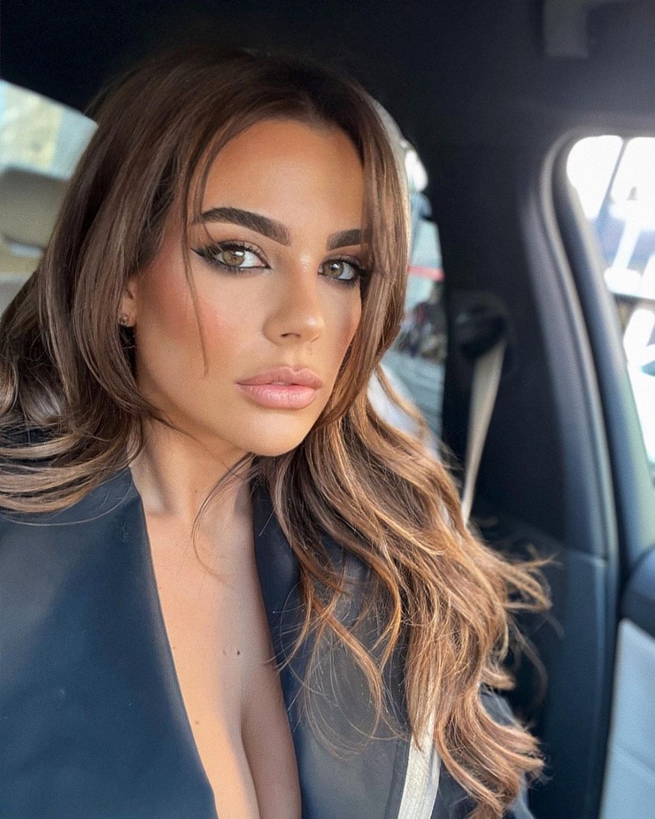 Nadine Mirada Nadine Mirada