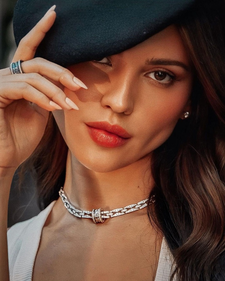 Eiza Gonzalez Eiza Gonzalez