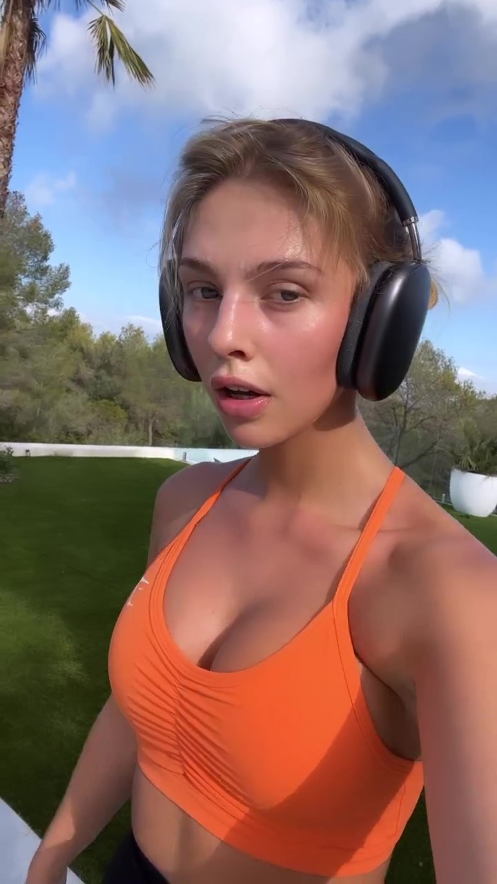 Alexa Breit Alexa Breit