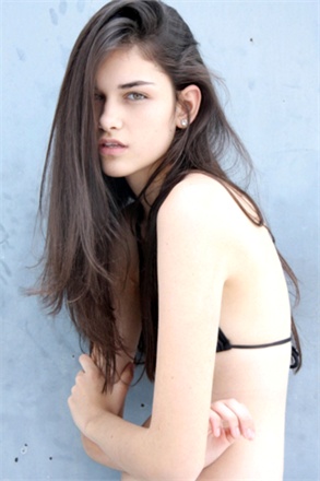 Isabella Melo Isabella Melo