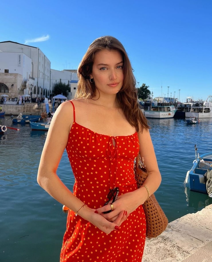 Jessica Clements Jessica Clements