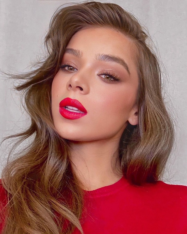 Hailee Steinfeld