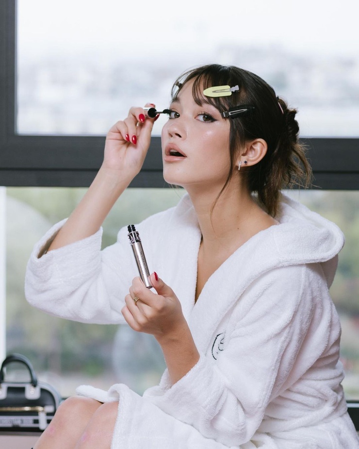 Lily Chee Lily Chee