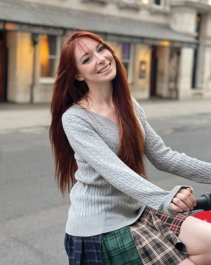 Lisa Foiles