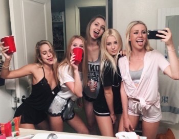 Ava Sambora