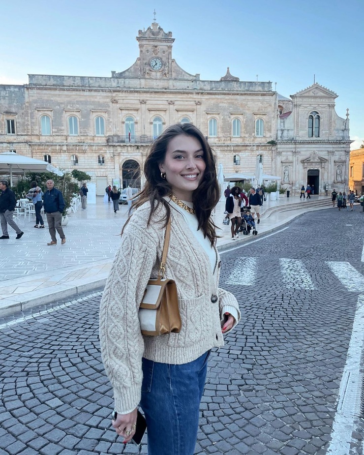 Jessica Clements Jessica Clements