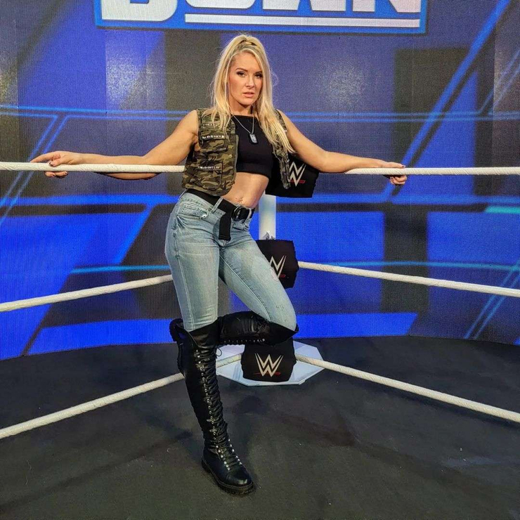 Lacey Evans
