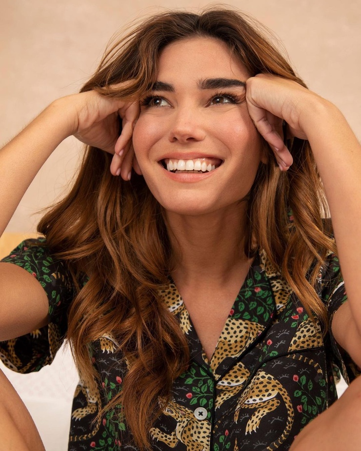 Rachell Vallori Rachell Vallori