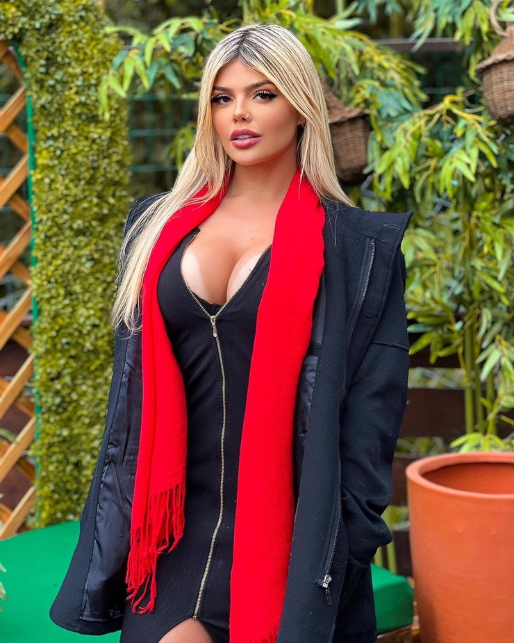 Picture of Giovanna Menezes