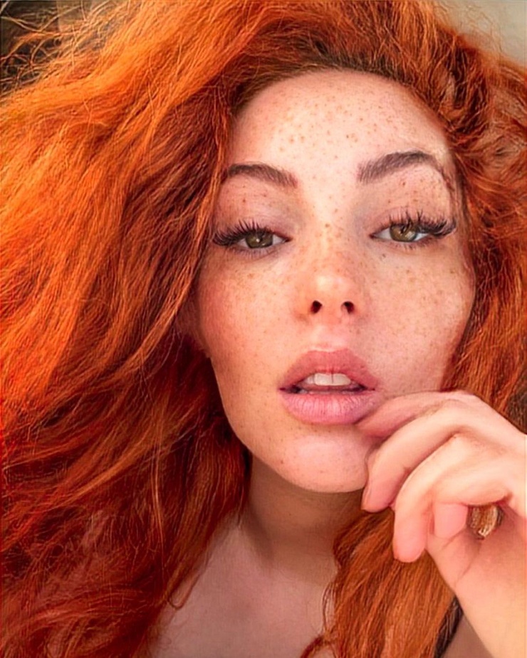 Nicole Simone