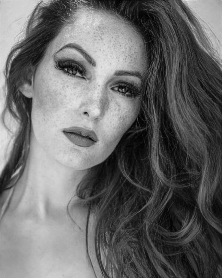 Nicole Simone