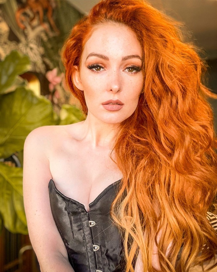 Nicole Simone
