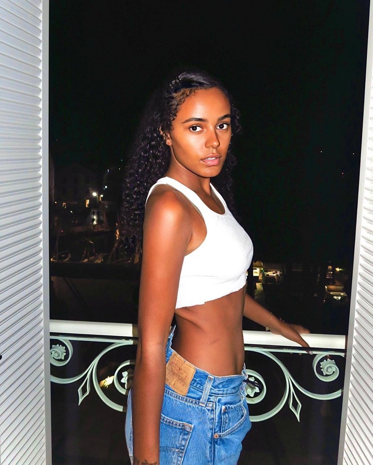 Ava Dash