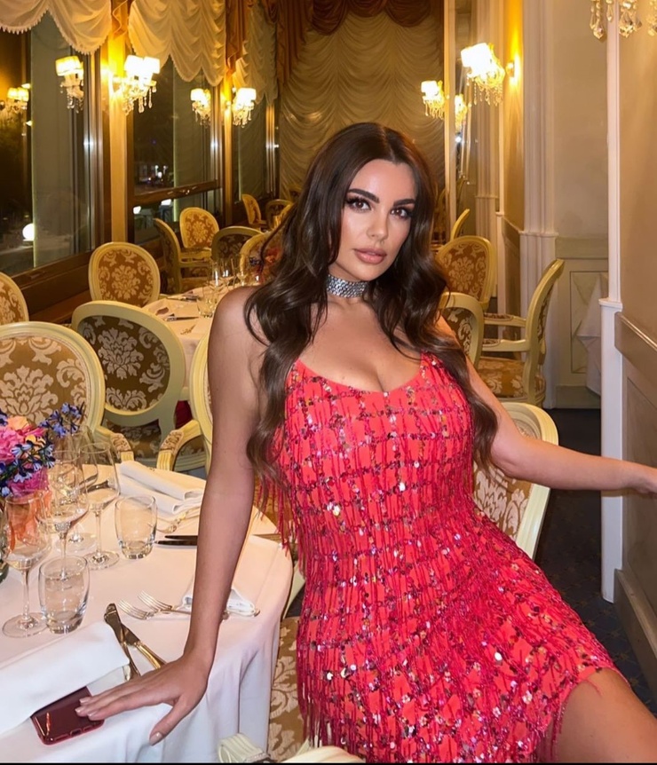 Nadine Mirada