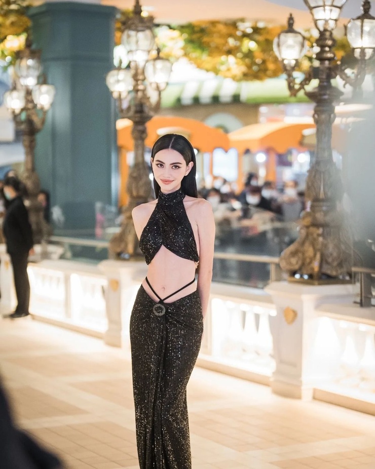 Davika Hoorne