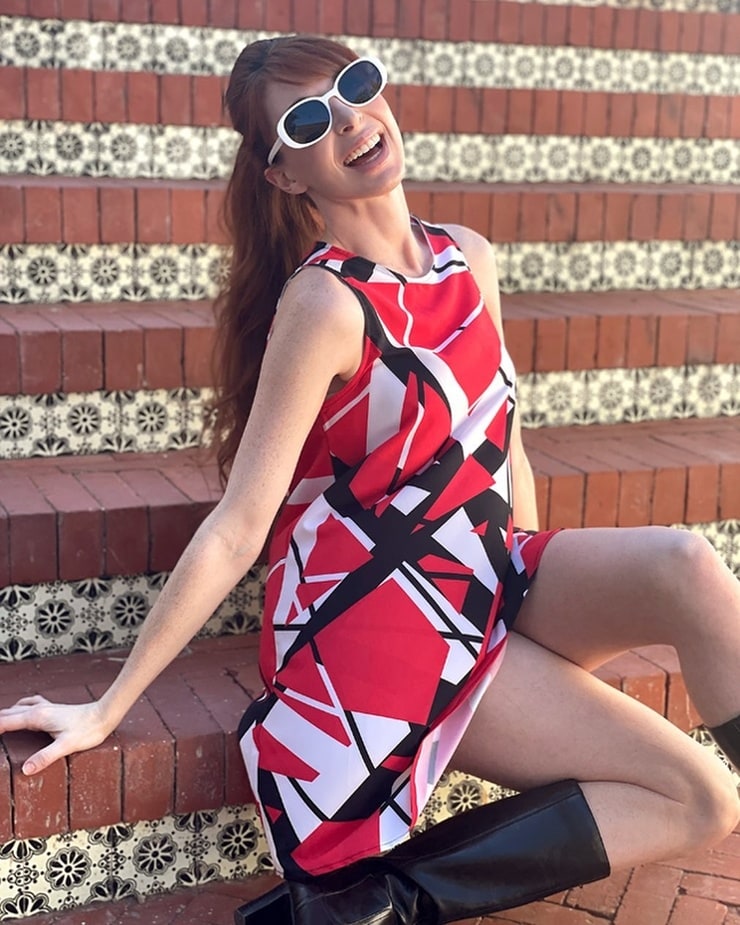 Lisa Foiles