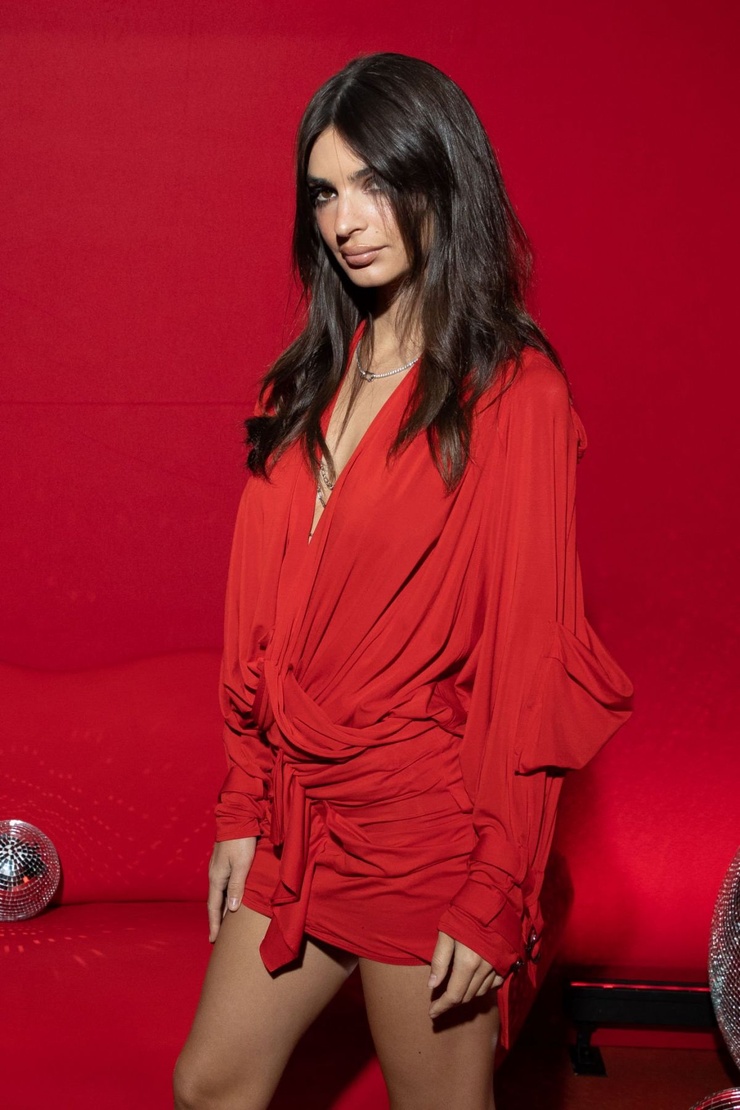 Emily Ratajkowski