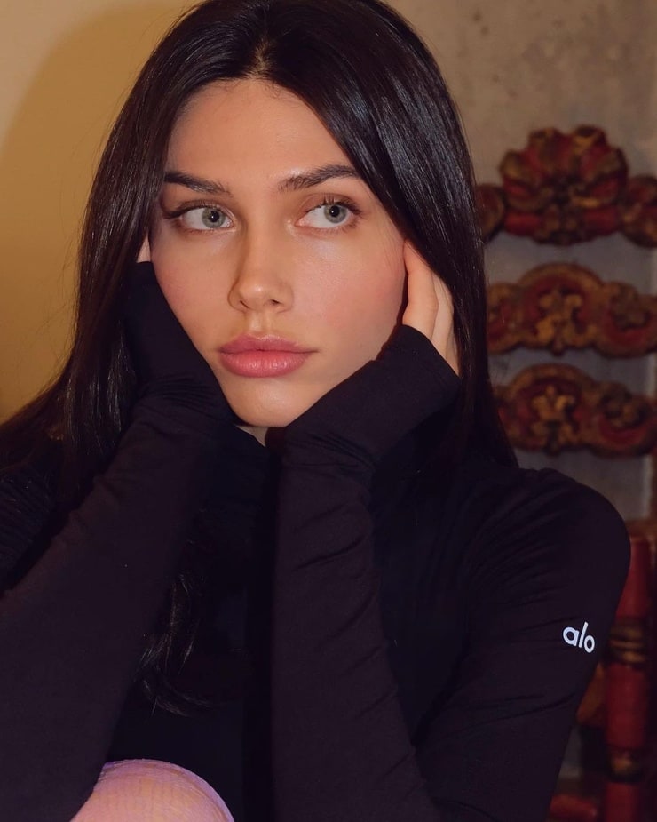 Vika Bronova