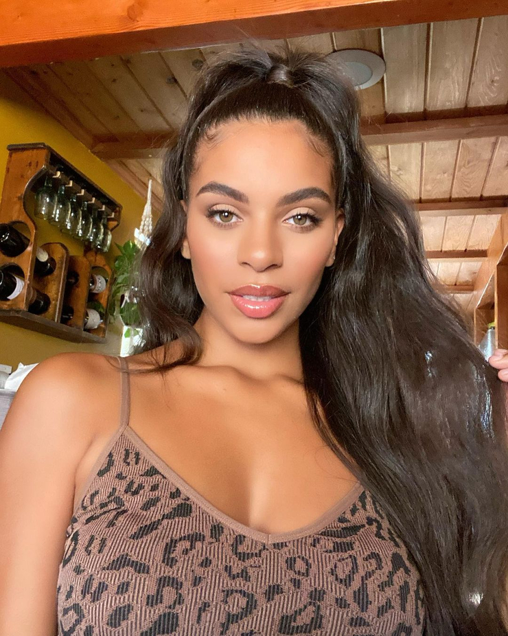 Arianna Barron Arianna Barron