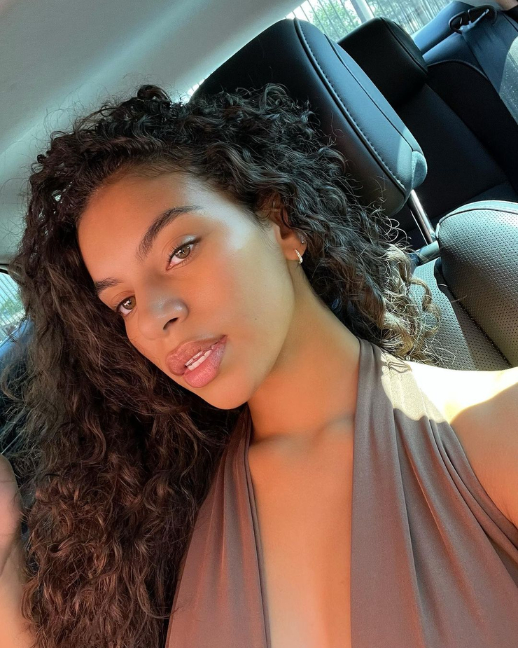 Arianna Barron Arianna Barron