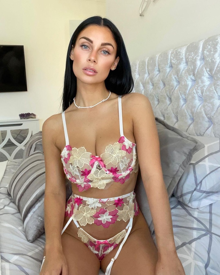 Cally Jane Beech picture