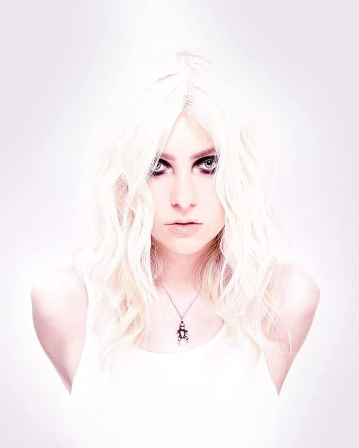 Picture of Taylor Momsen