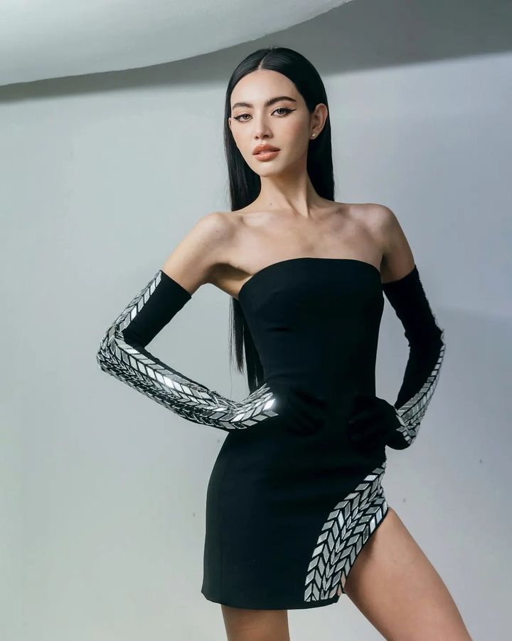 Davika Hoorne Davika Hoorne