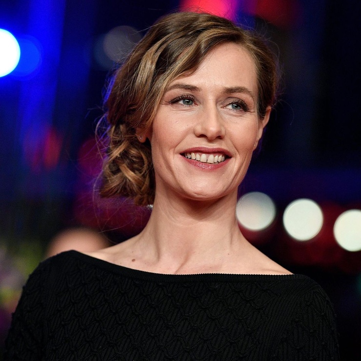 Cécile De France