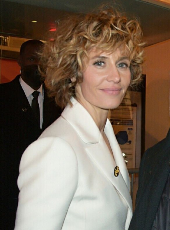 Cécile De France