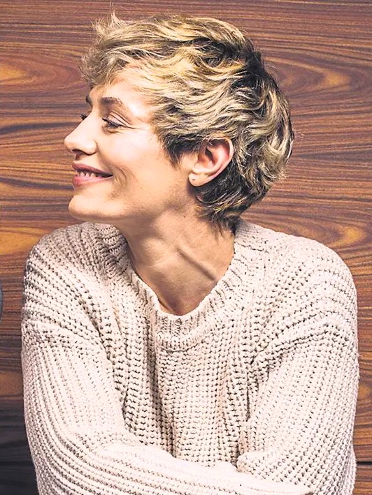Cécile De France