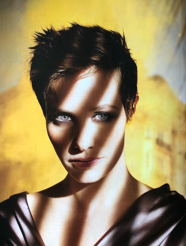 Cécile De France
