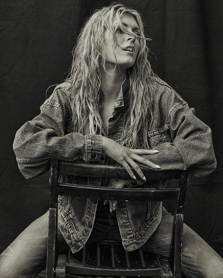 Bella White (fashion model)