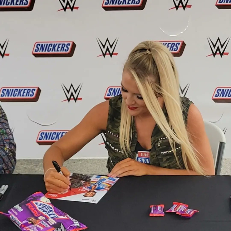Lacey Evans