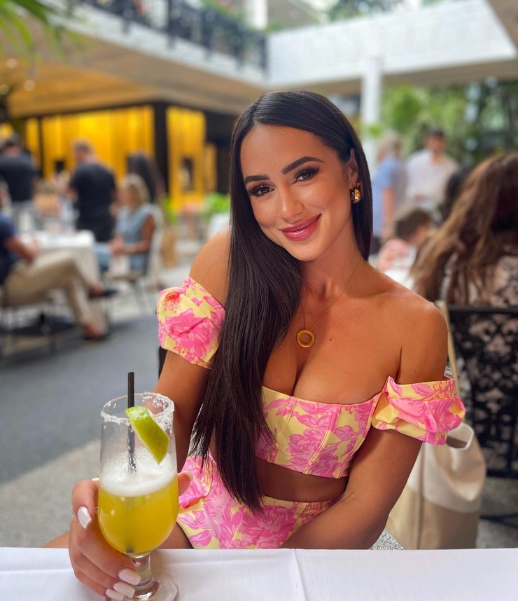 Julia Perez