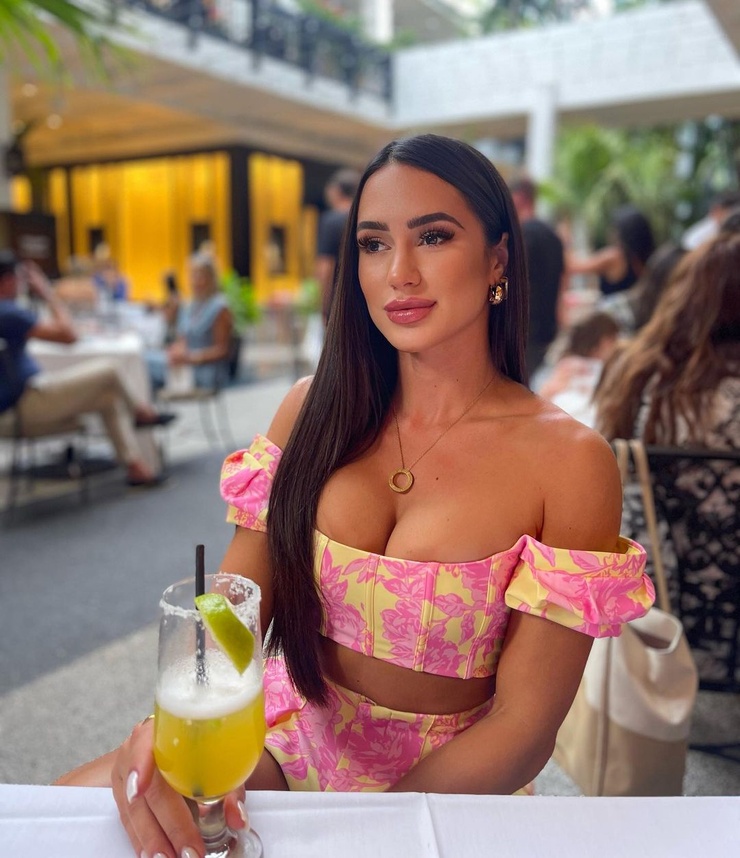 Julia Perez