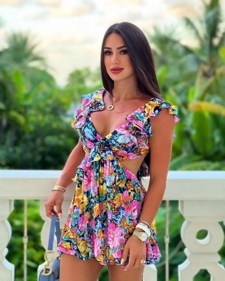 Image of Julia Perez