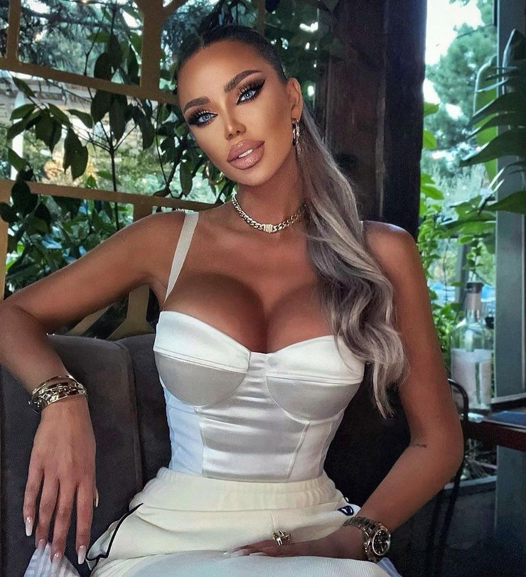 Bianca Dragusanu (model)