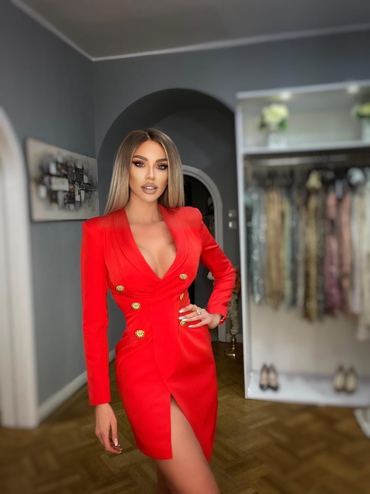 Bianca Dragusanu (model)