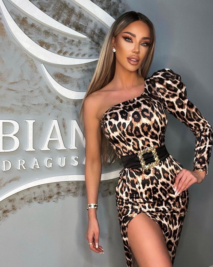 Bianca Dragusanu (model)