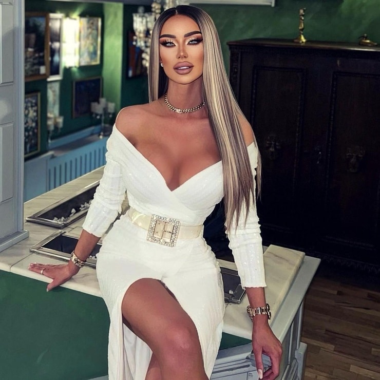 Bianca Dragusanu (model)