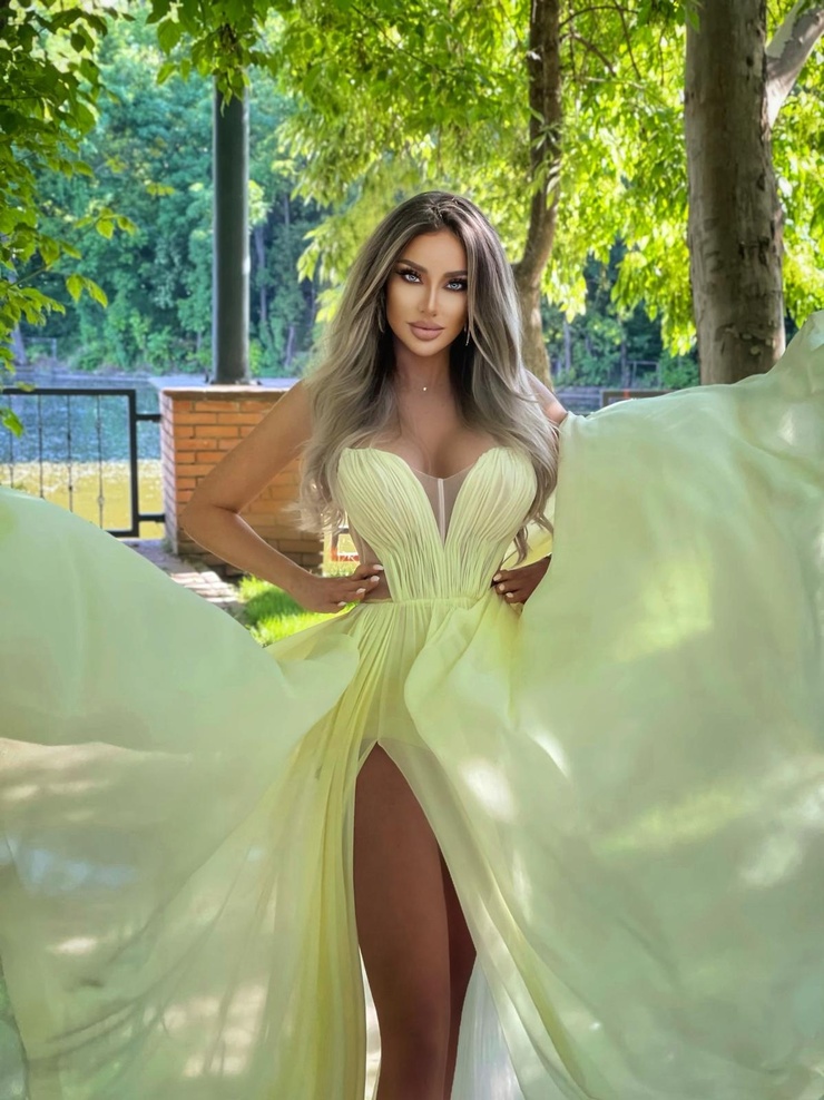 Bianca Dragusanu (model)