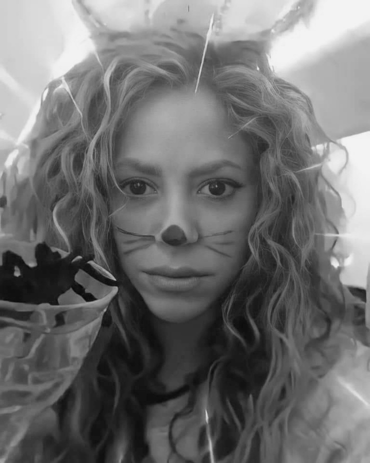 Shakira Shakira