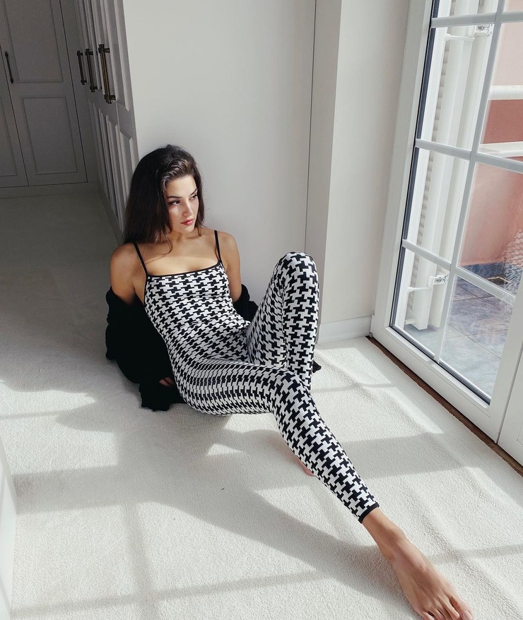 Hande Erçel Hande Erçel