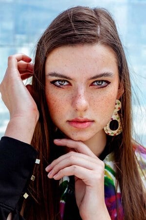 Olivia Wells model