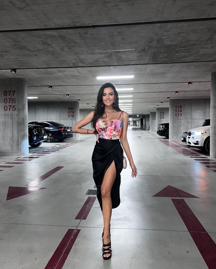 Eva Murati Eva Murati