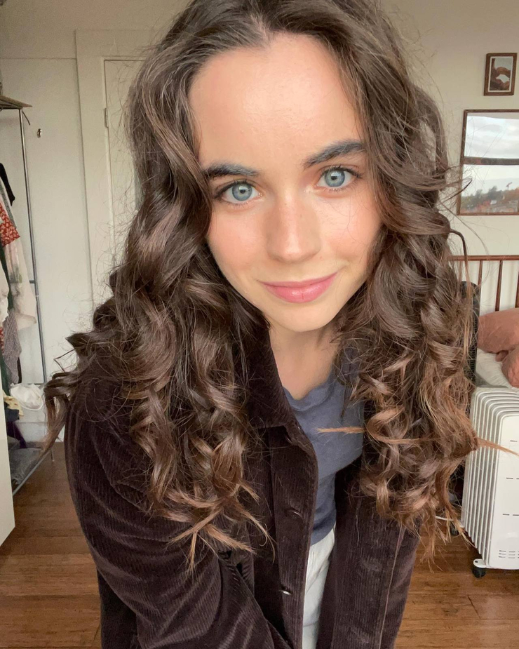 Sarah Desjardins Sarah Desjardins
