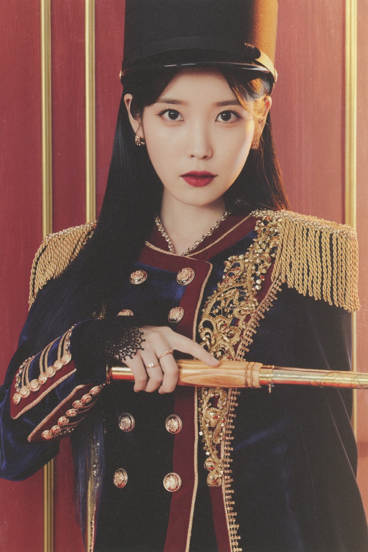 IU
